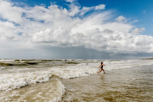bathing-henne-beach-denmark-1_©Mette Johnsen-large (1).jpg