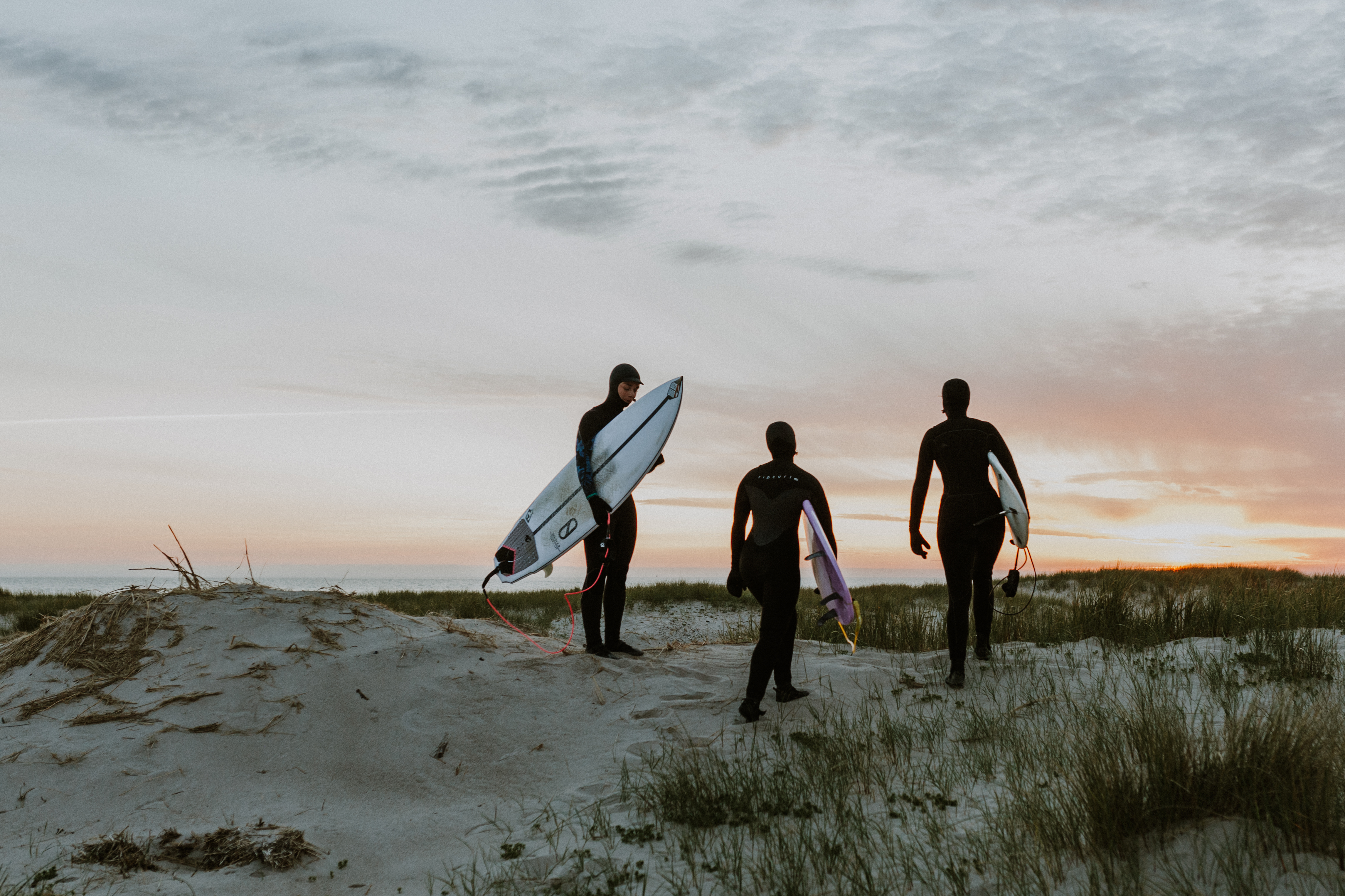 jyllands-vestkyst-surfere-strand