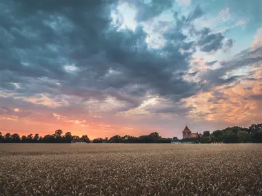 lolland-falster-mark-med-kirke